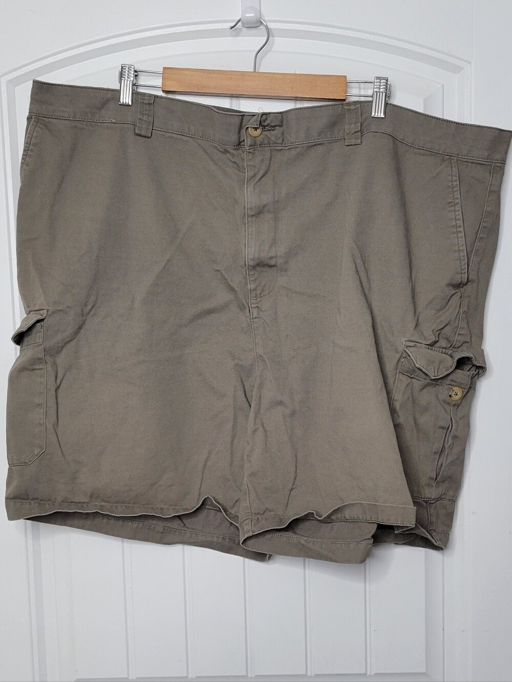 Harbor Bay Men's Cargo Shorts in Olive